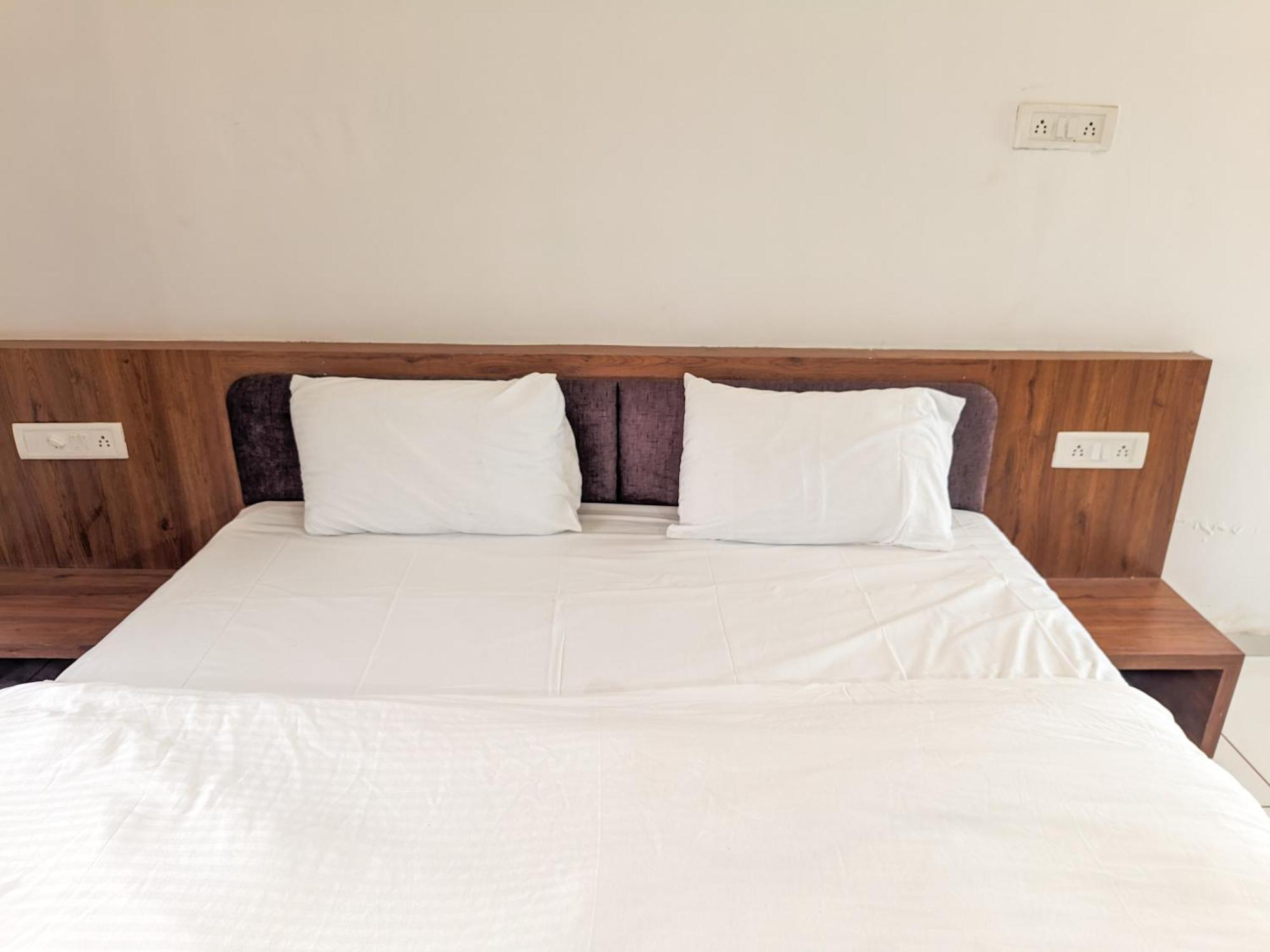Samrat Homestay Garudeshwar Exterior foto