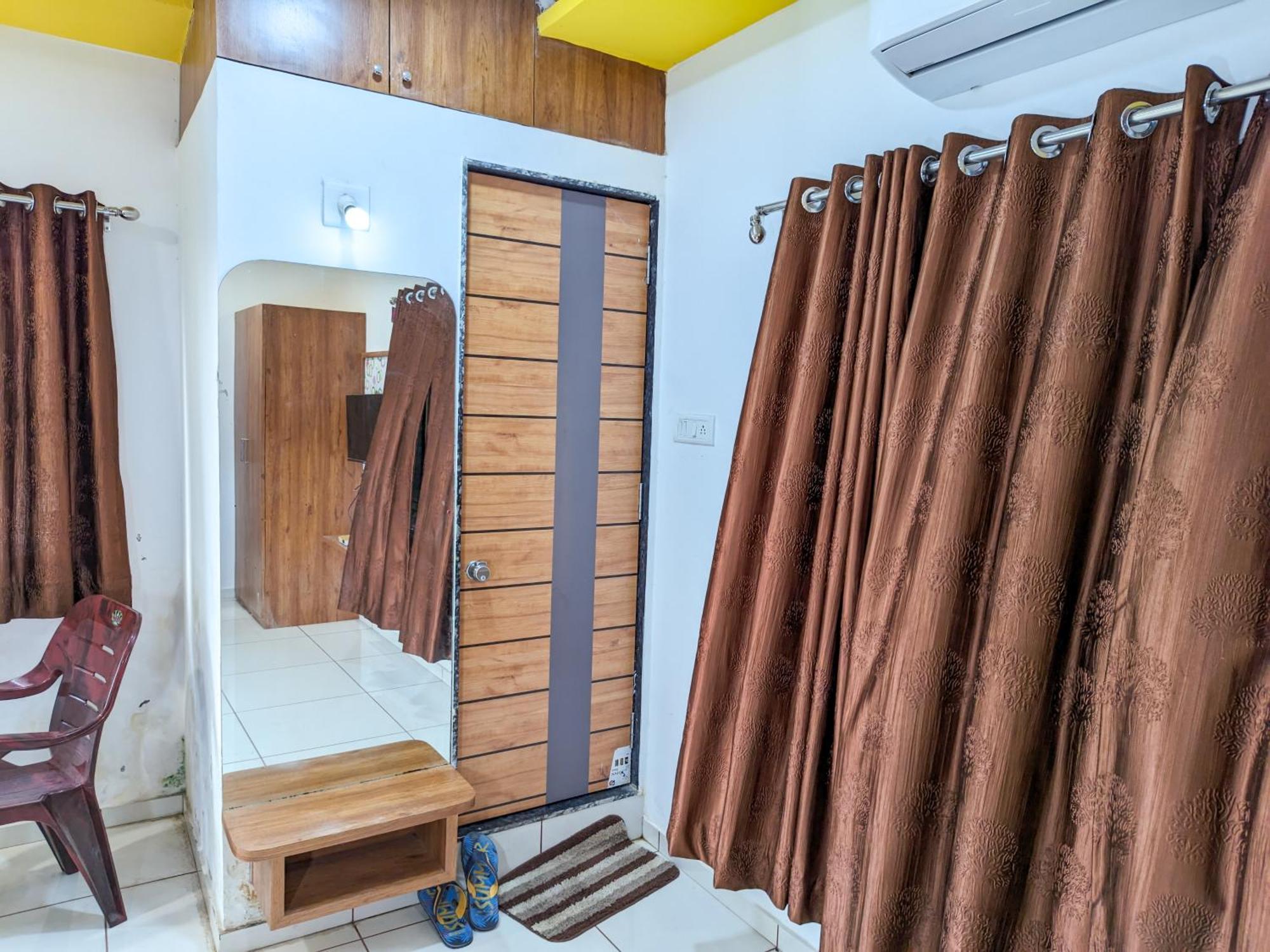 Samrat Homestay Garudeshwar Exterior foto